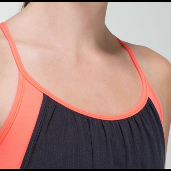Lululemon ‘Tuck Me In’ Tank - Picture 4 of 9